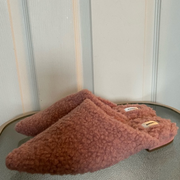 Birdies NWOB Faux Shearling Lark Slides In Pink Blush Size 7.5 - Picture 3 of 12